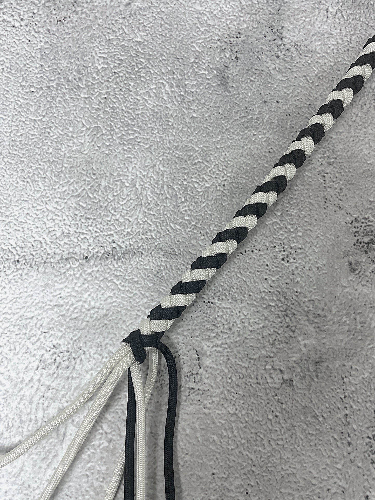 "NEW COLLECTION" 10mm Braid mobile strap Black x White spirals